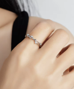 Eternal Branch Moissanite Band